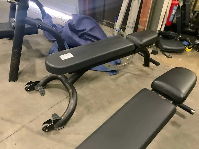 Matrix adjustable bench krachtstation - afbeelding 1 van  5
