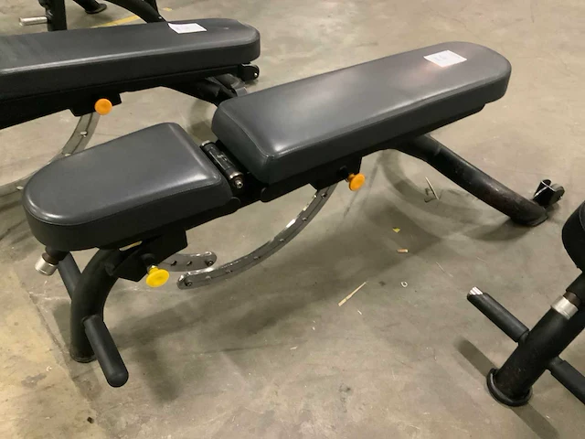 Matrix adjustable bench krachtstation - afbeelding 4 van  4