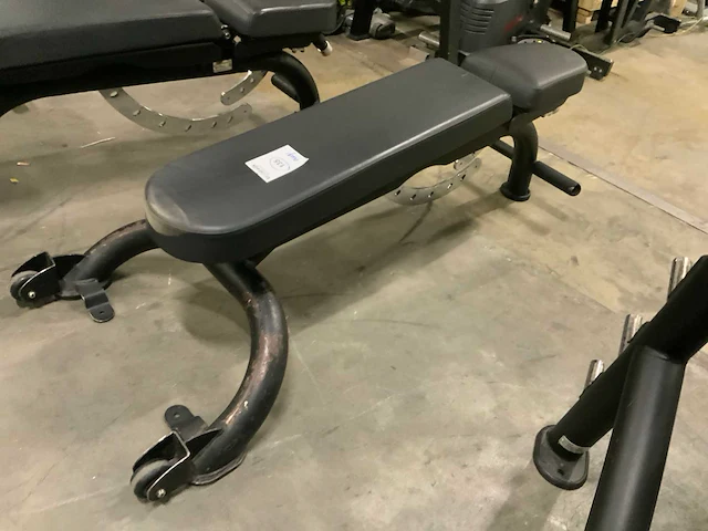 Matrix adjustable bench krachtstation - afbeelding 2 van  4