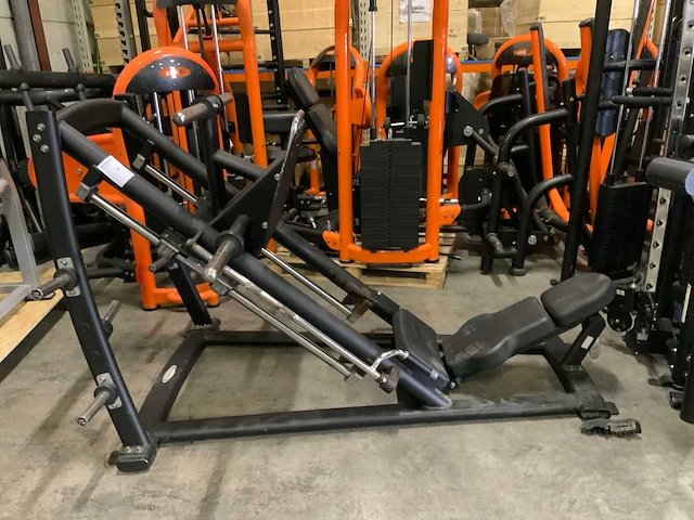 Matrix aura 45 graden legpress krachtstation - afbeelding 1 van  6