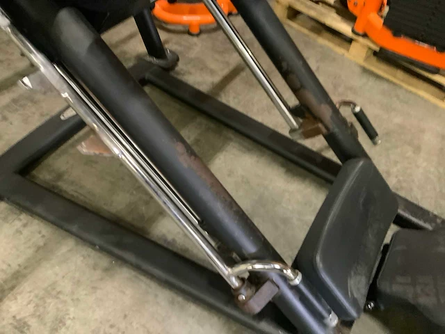 Matrix aura 45 graden legpress krachtstation - afbeelding 4 van  6