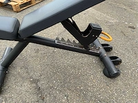 Matrix aura adjustable bench krachtstation - afbeelding 3 van  5