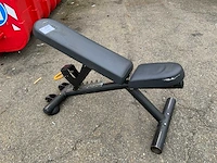 Matrix aura adjustable bench krachtstation - afbeelding 4 van  5