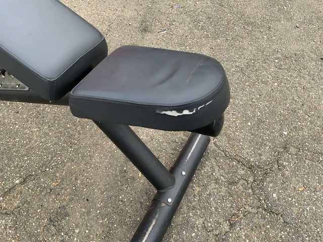 Matrix aura adjustable bench krachtstation - afbeelding 5 van  5