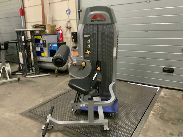 Matrix aura g3 abdominal crunch krachtstation - afbeelding 1 van  7