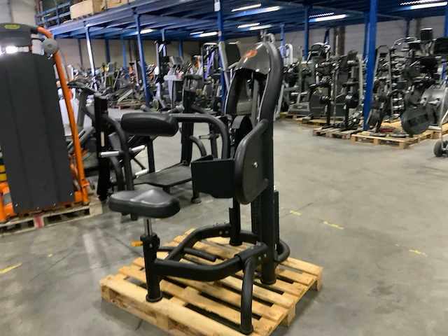 Matrix aura g3 abdominal krachtstation - afbeelding 1 van  6