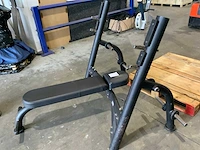 Matrix aura g3 benchpress krachtstation - afbeelding 3 van  6