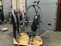 Matrix aura g3 chest press krachtstation - afbeelding 1 van  6