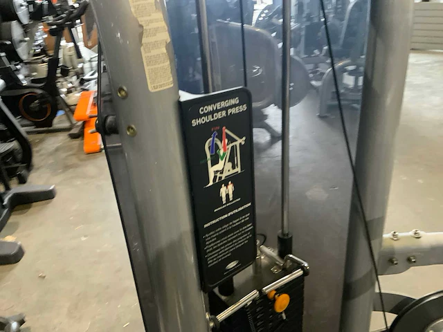 Matrix aura g3 converging shoulderpress krachtstation - afbeelding 2 van  5