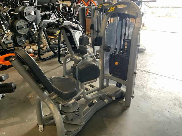 Matrix aura g3 hip-adductie krachtstation - afbeelding 1 van  6