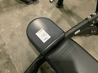 Matrix aura g3 olympische flat bench press krachtstation - afbeelding 2 van  5
