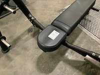 Matrix aura g3 olympische flat bench press krachtstation - afbeelding 4 van  5