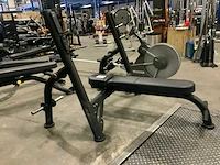 Matrix aura g3 olympische flat bench press krachtstation - afbeelding 5 van  5