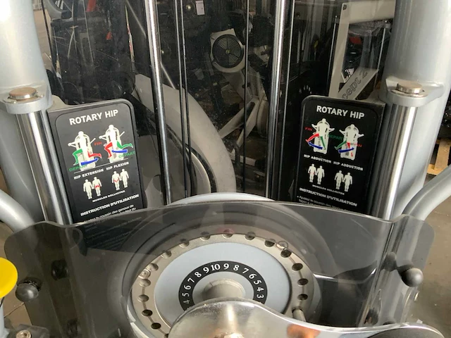 Matrix aura g3 rotary hip krachtstation - afbeelding 2 van  6