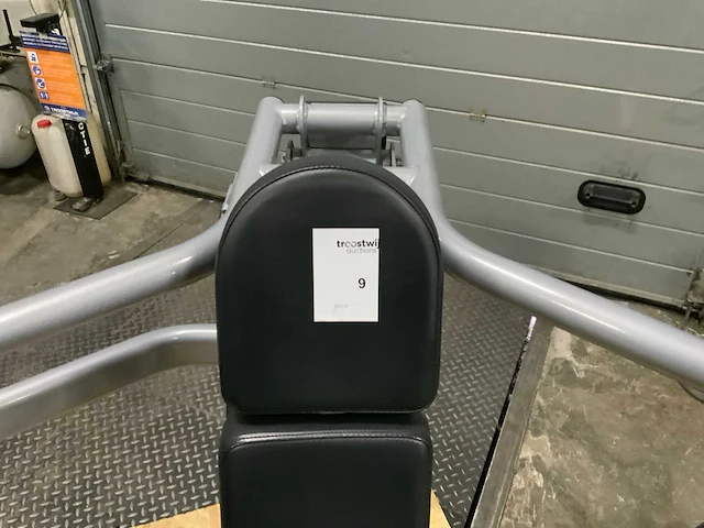 Matrix aura g3 shoulder press krachtstation - afbeelding 4 van  6