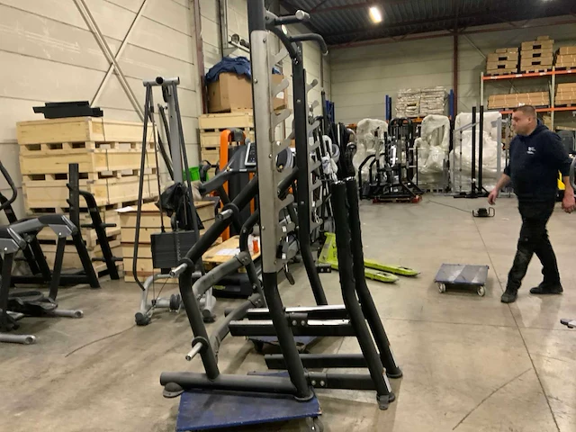 Matrix aura g3 squat rek krachtstation - afbeelding 4 van  4