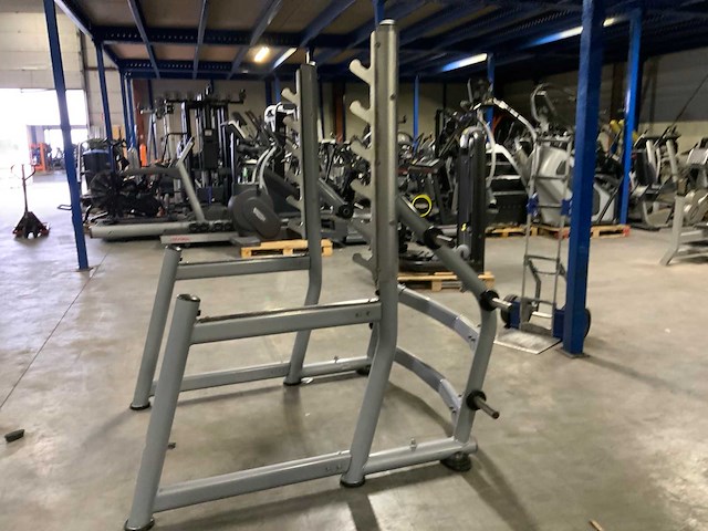 Matrix aura g3 squat rek krachtstation - afbeelding 4 van  5