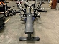 Matrix aura plate loaded flat bench press krachtstation - afbeelding 1 van  5