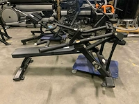 Matrix aura plate loaded flat bench press krachtstation - afbeelding 2 van  5