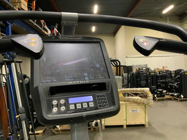 Matrix c7xe climbmill crosstrainer - afbeelding 4 van  5