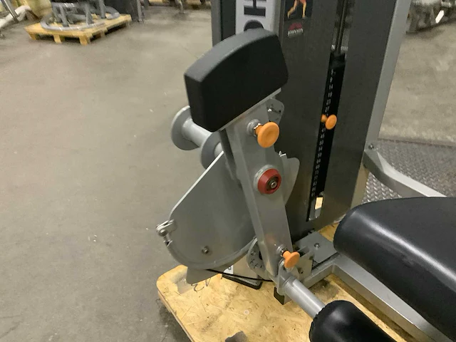 Matrix commercial leg extension krachtstation - afbeelding 2 van  7