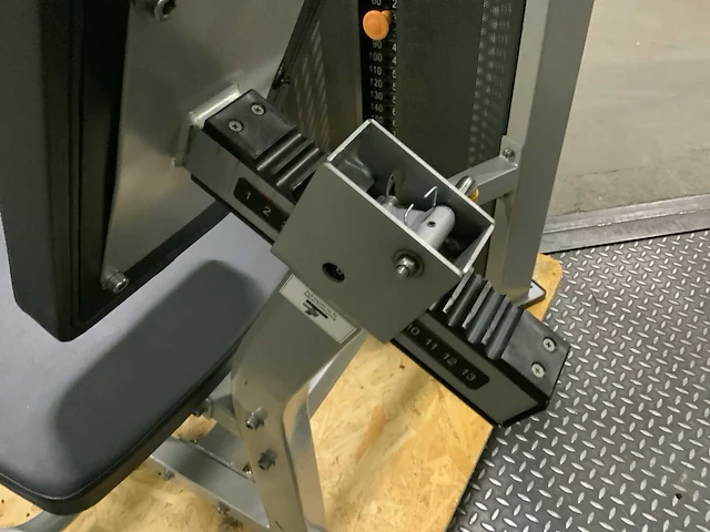 Matrix commercial leg extension krachtstation - afbeelding 6 van  7