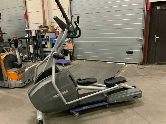 Matrix e1x elliptical crosstrainer - afbeelding 2 van  5