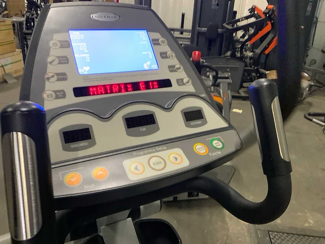 Matrix e1x elliptical crosstrainer - afbeelding 4 van  5