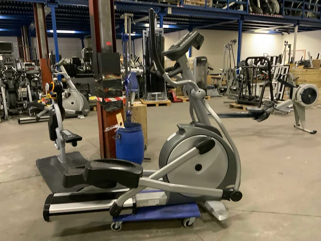 Matrix e1x elliptical crosstrainer - afbeelding 2 van  5