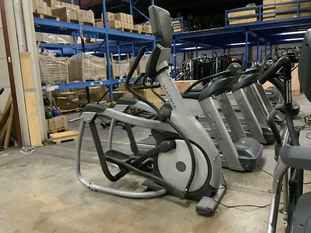 Matrix e3x elliptical crosstrainer - afbeelding 2 van  6