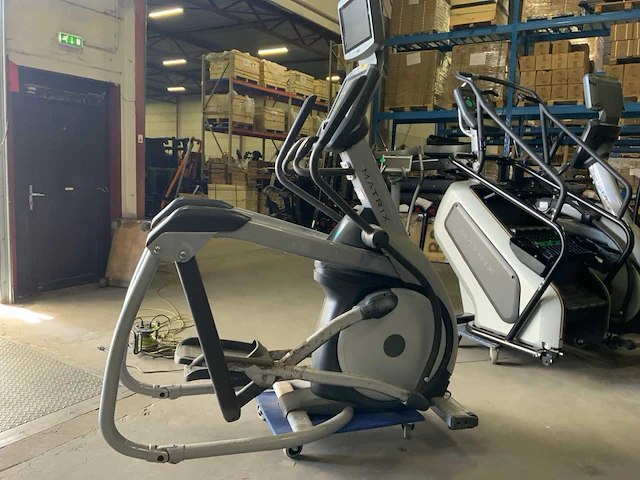 Matrix e5x elliptical crosstrainer - afbeelding 1 van  5