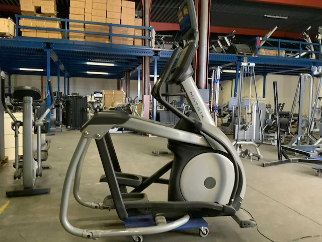 Matrix e5x elliptical crosstrainer - afbeelding 1 van  6