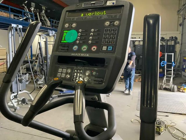 Matrix e5x elliptical crosstrainer - afbeelding 3 van  6