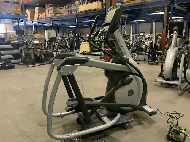 Matrix e5x elliptical crosstrainer - afbeelding 3 van  6