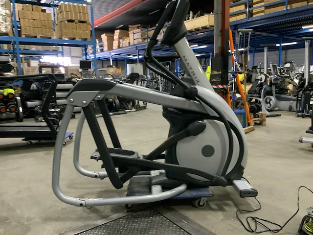 Matrix e5x elliptical crosstrainer - afbeelding 6 van  7