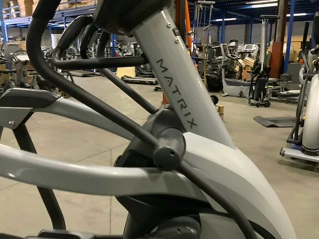 Matrix e5x elliptical crosstrainer - afbeelding 2 van  6