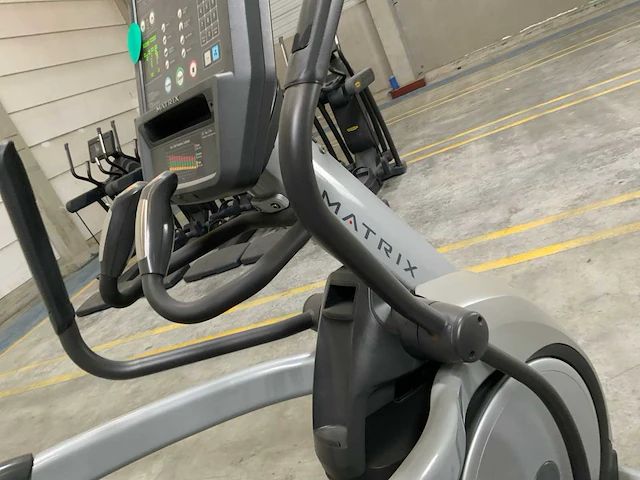 Matrix e5x elliptical crosstrainer - afbeelding 4 van  5