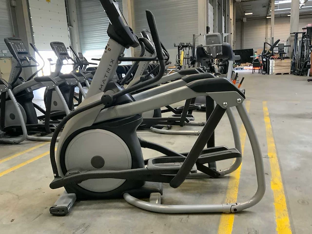 Matrix e5x elliptical crosstrainer - afbeelding 4 van  5