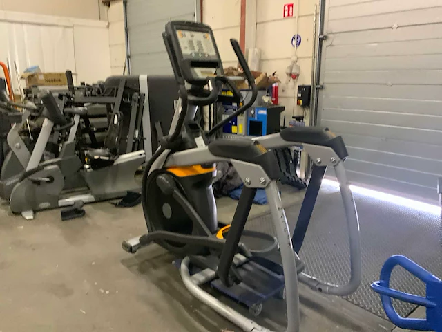 Matrix e5x elliptical crosstrainer - afbeelding 1 van  5