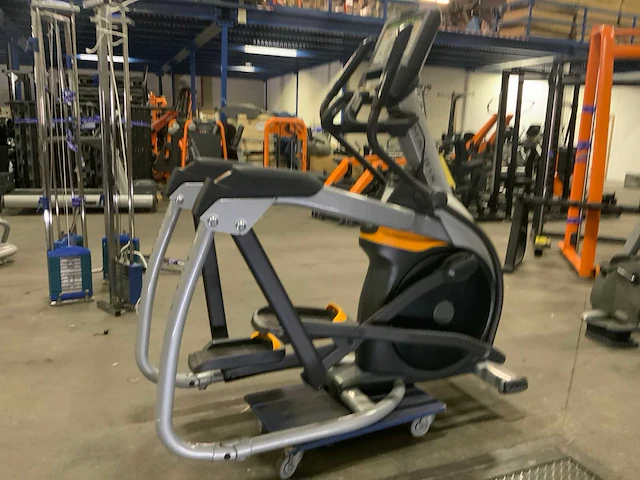 Matrix e5x elliptical crosstrainer - afbeelding 4 van  5