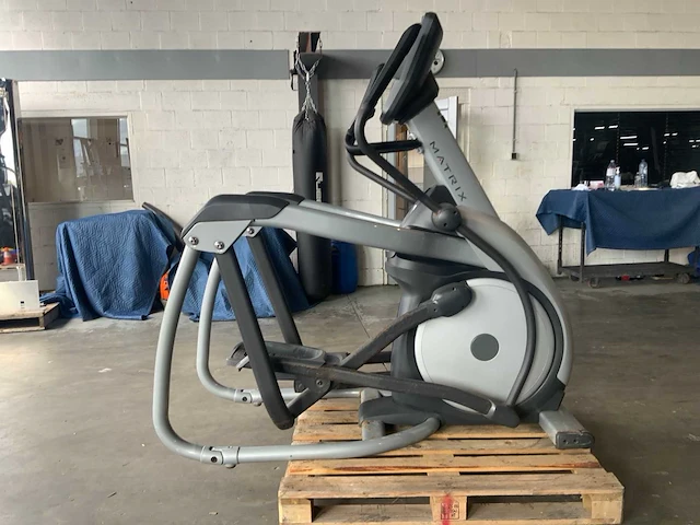 Matrix e5x elliptical crosstrainer - afbeelding 1 van  6