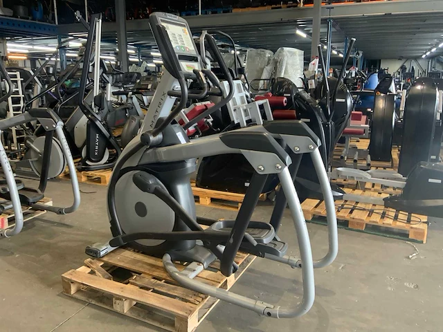 Matrix e5x elliptical crosstrainer - afbeelding 1 van  7