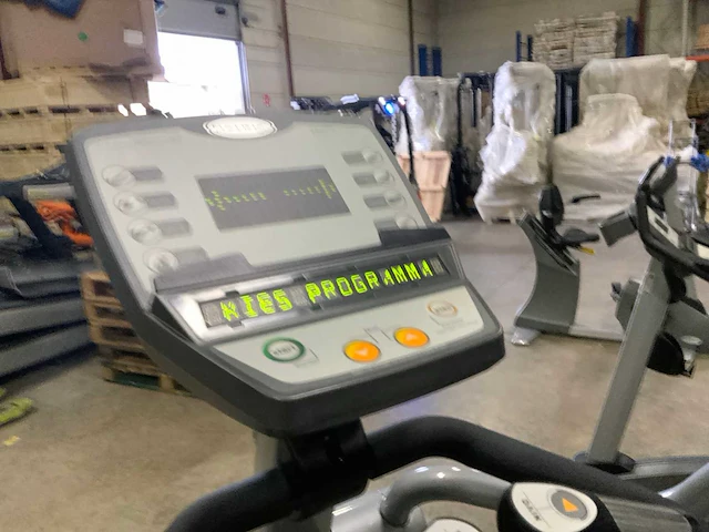 Matrix e5x elliptical crosstrainer - afbeelding 4 van  5