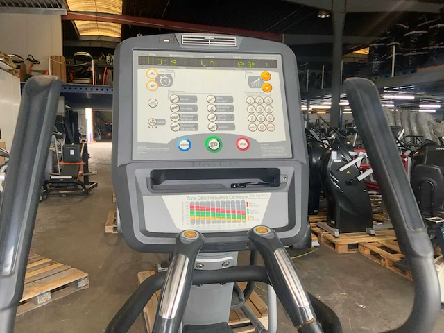 Matrix e5x elliptical crosstrainer - afbeelding 4 van  6
