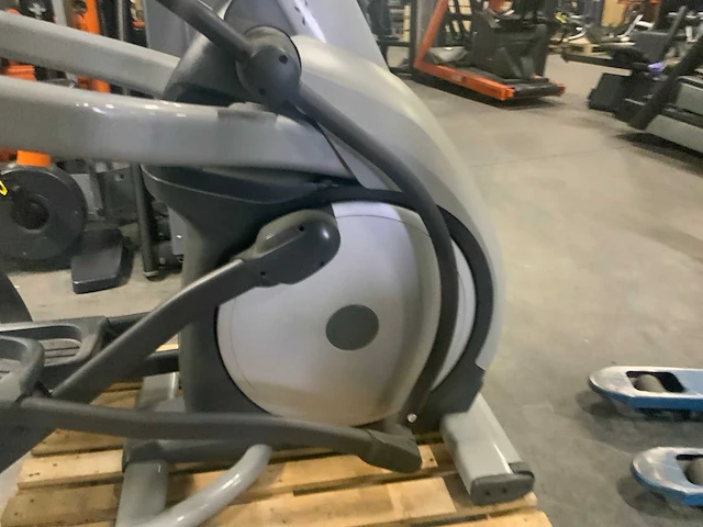 Matrix e5x elliptical crosstrainer - afbeelding 2 van  6