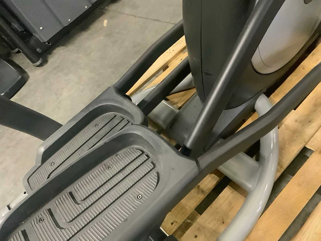 Matrix e5x elliptical crosstrainer - afbeelding 3 van  6