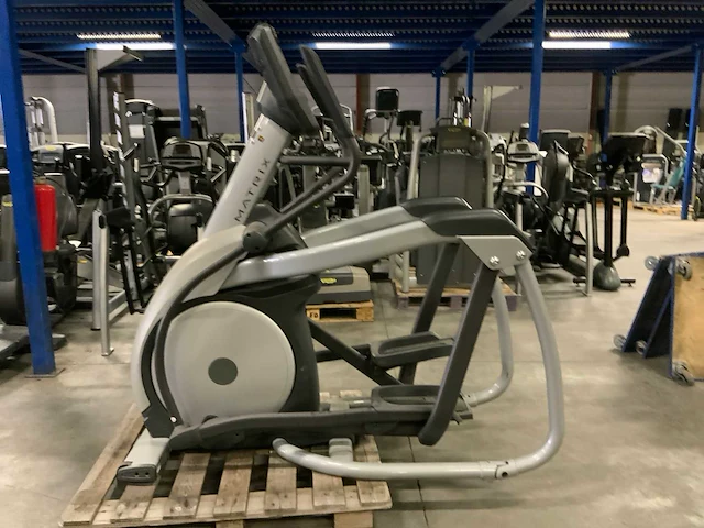 Matrix e5x elliptical crosstrainer - afbeelding 1 van  6