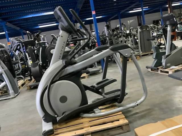 Matrix e5x elliptical crosstrainer - afbeelding 1 van  6