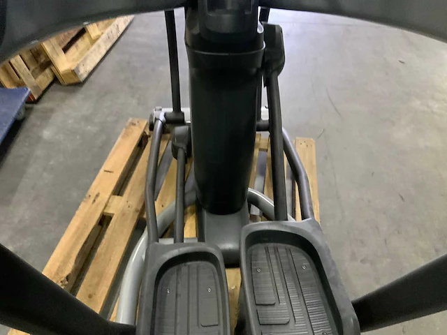 Matrix e5x elliptical crosstrainer - afbeelding 4 van  6