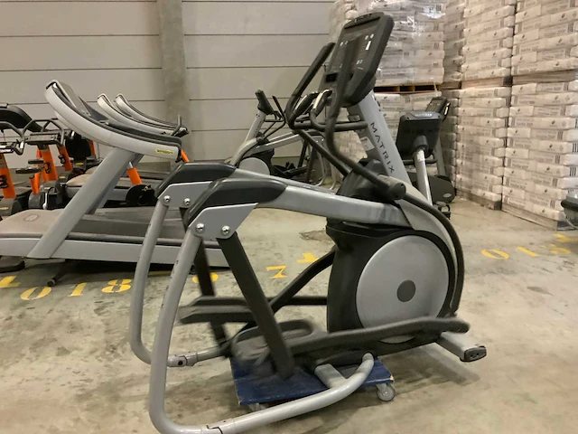 Matrix e5x elliptical crosstrainer - afbeelding 3 van  4